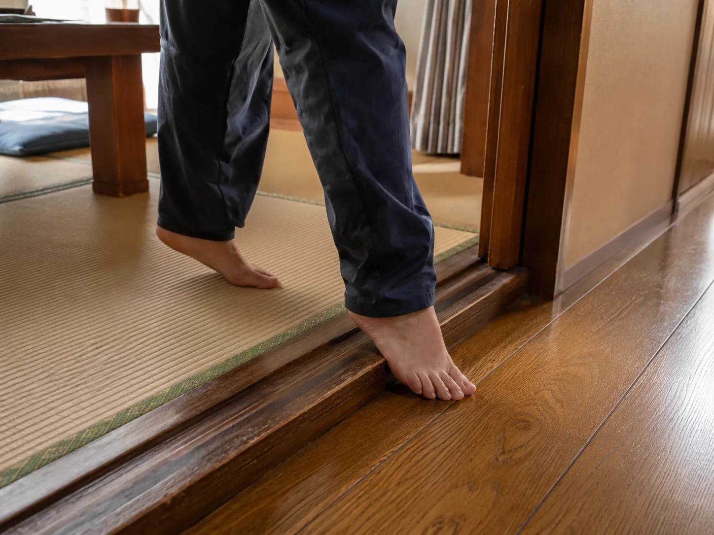 廊下や畳・板間の段差でつまずきそうになる