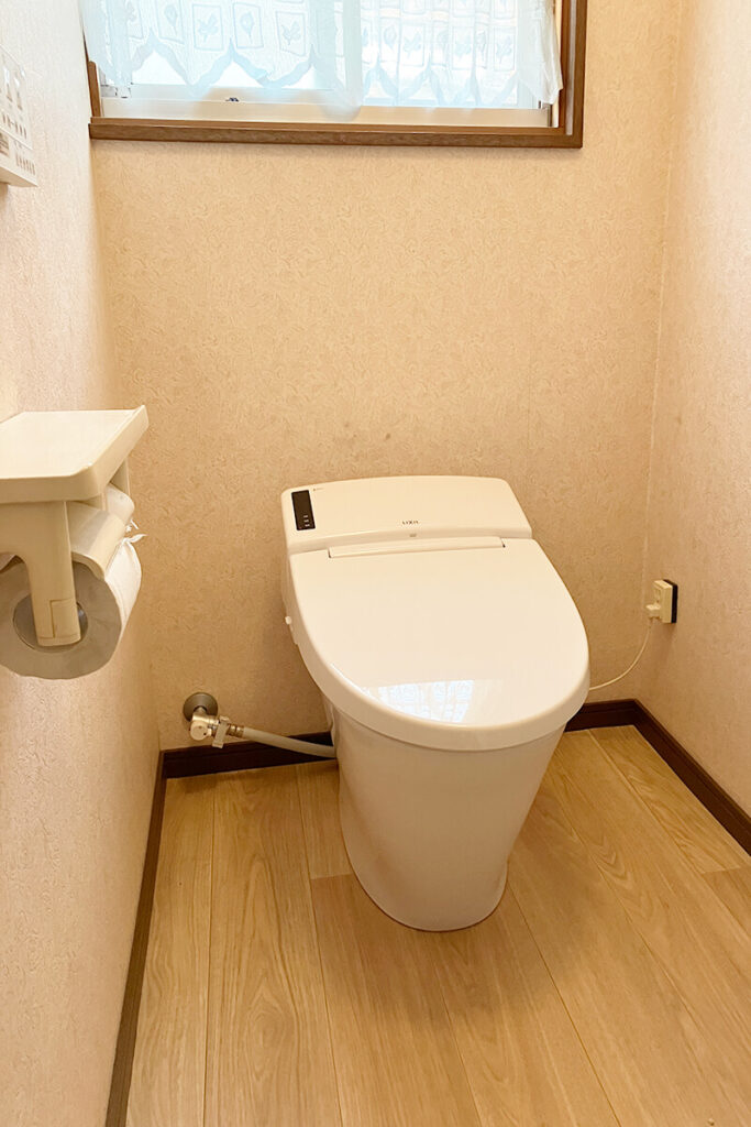 長年使用したトイレ交換と床の張替えを1日で実施｜トイレリフォーム