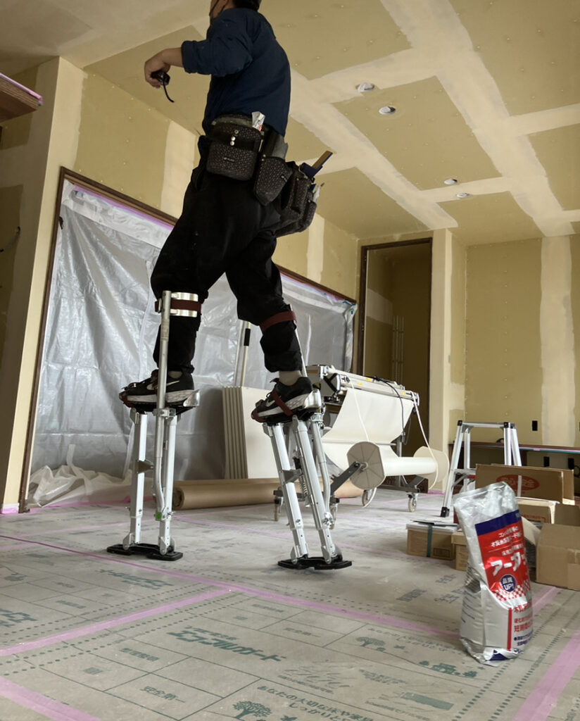 現場専用モビルアーマー「スティルト」