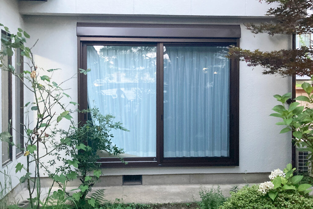 快適な住まいを実現！内窓取り付けと玄関ドア交換リフォーム