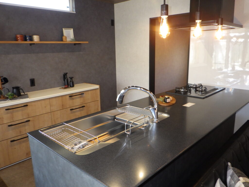 【スタイリッシュ・モノトーンの住まい】　リノベーション♪